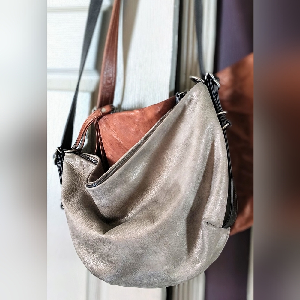 Rough And Tumble Small- Rose on Iron Duffel